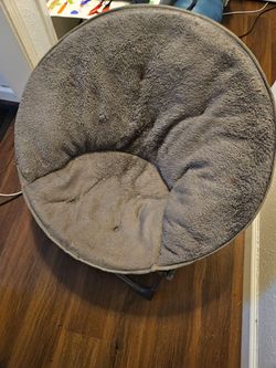 Fuzzy circle chair