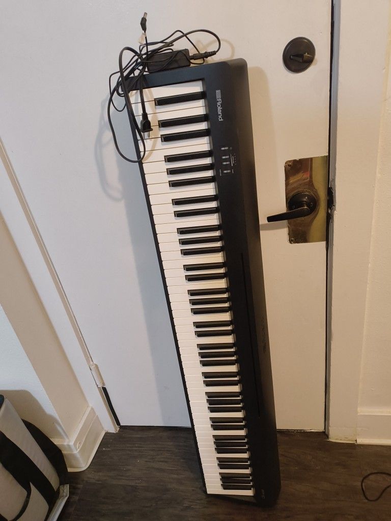 Roland FP10 88 Weighted Key Electric piano