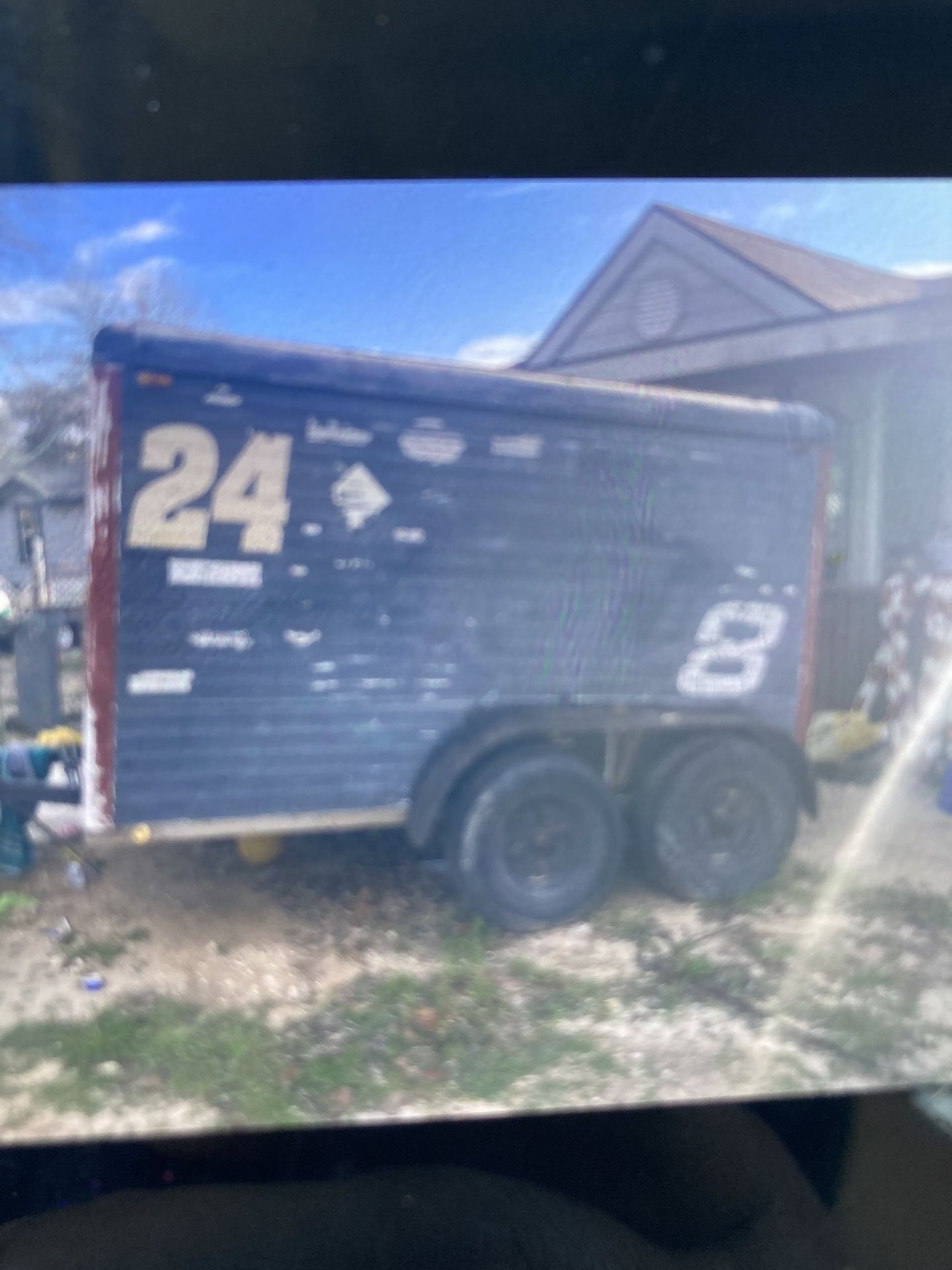 Traila Serrada Con Doble Eje