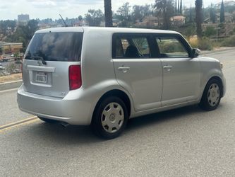 2010 scion Xb