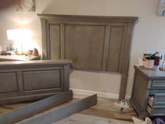 Queen headboard, footboard, and side rails