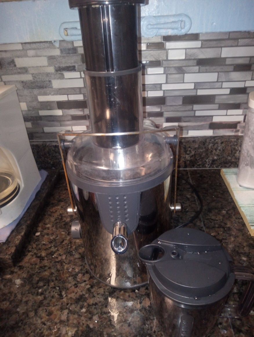 Bella Juicer Silver Machine 40.00