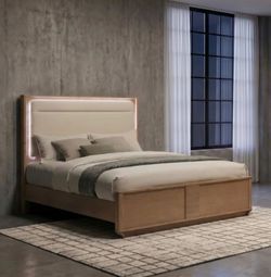 Brand New Queen Bed with LED Lights / Cama Queen con Luces Led Nueva a Estrenar