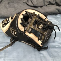 Rawlings Baseball Glove (Heart Of The Hide)