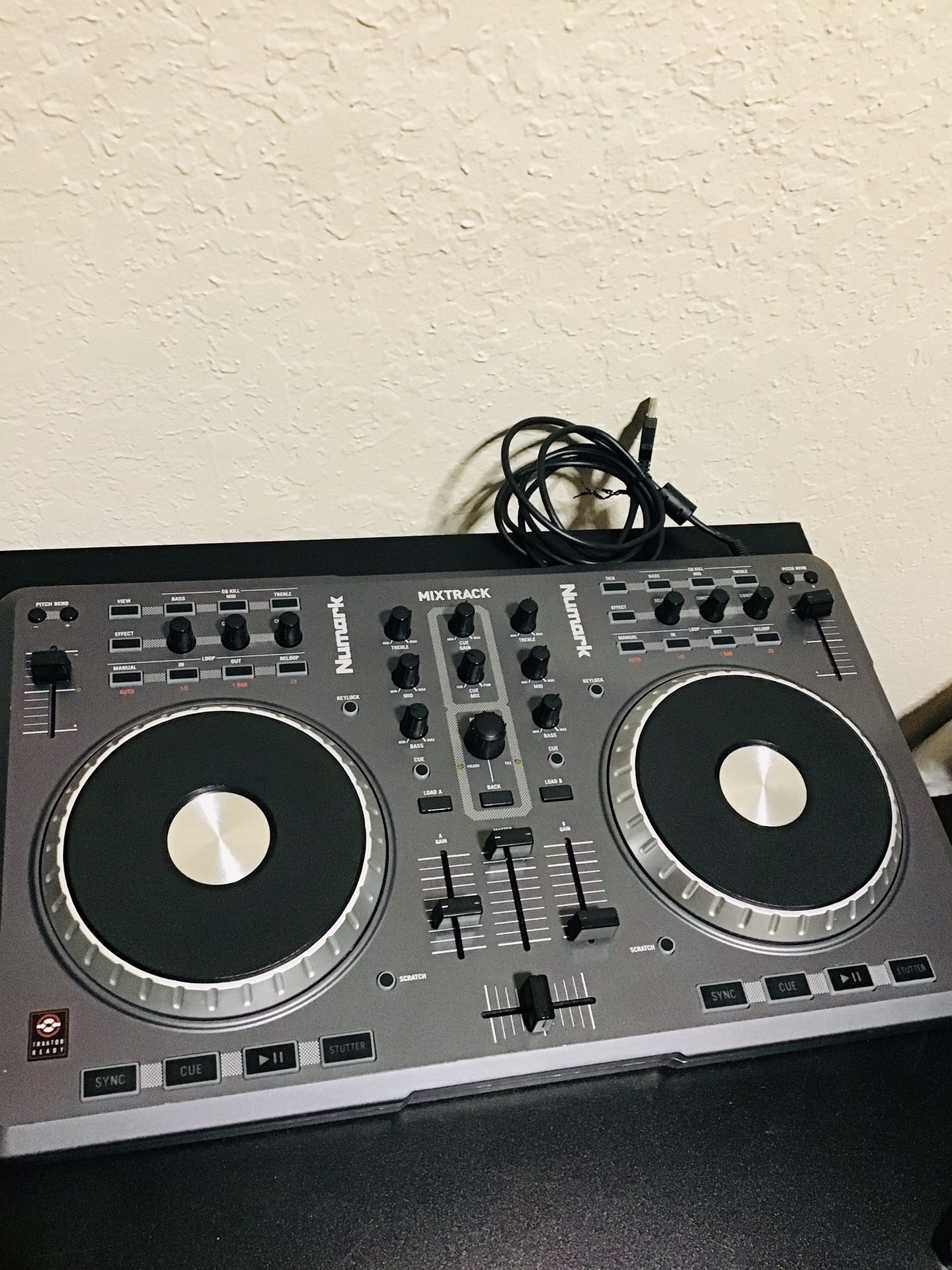 Numark Mixtrack DJ Controller Equipment