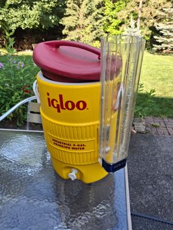 IGLOO 5 GAL. Cooler jug  made in USA