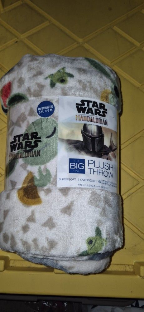 New Starwars Yoda Oversized Throw Blanket