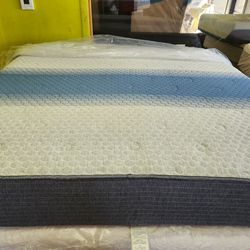 Mattress and box spring king size