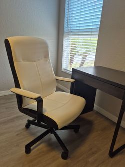 Desk chair