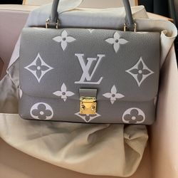 100% Authentic Louis Vuitton Purse