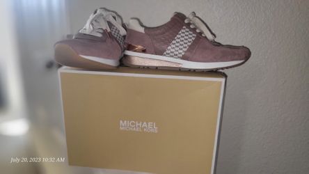 Woman Sneaker