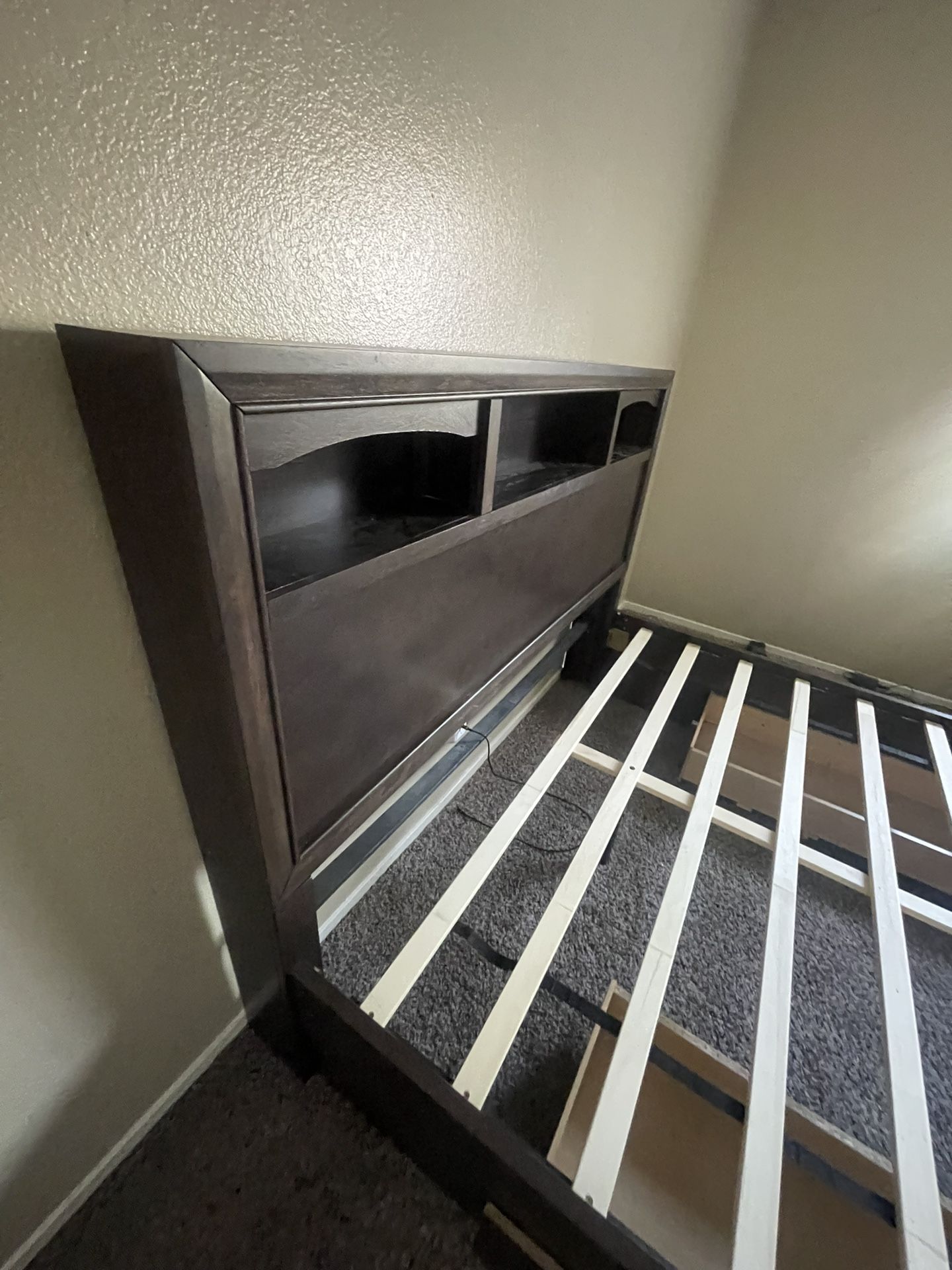 New Used Queen Bed Frame & Drawer With Mirror