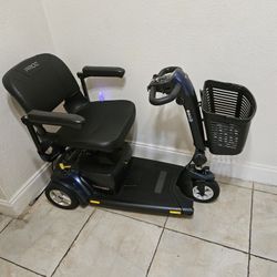 Silla De Ruedas Eléctrica .(Scooter de movilidad de 3 ruedas) 