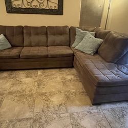 Microfiber Sectional With Recliner
