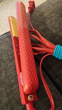 Bellezza Hair Straightener Or FlatIron