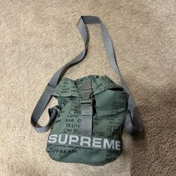 Supreme shoulder bag