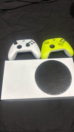 Xbox series S two controllers