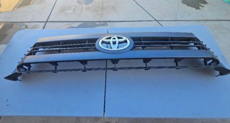 Toyota Tundra Grille