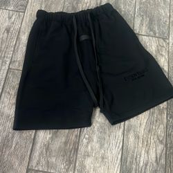 Essentials Shorts 
