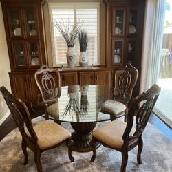 Dinning table With 6 Chairs 