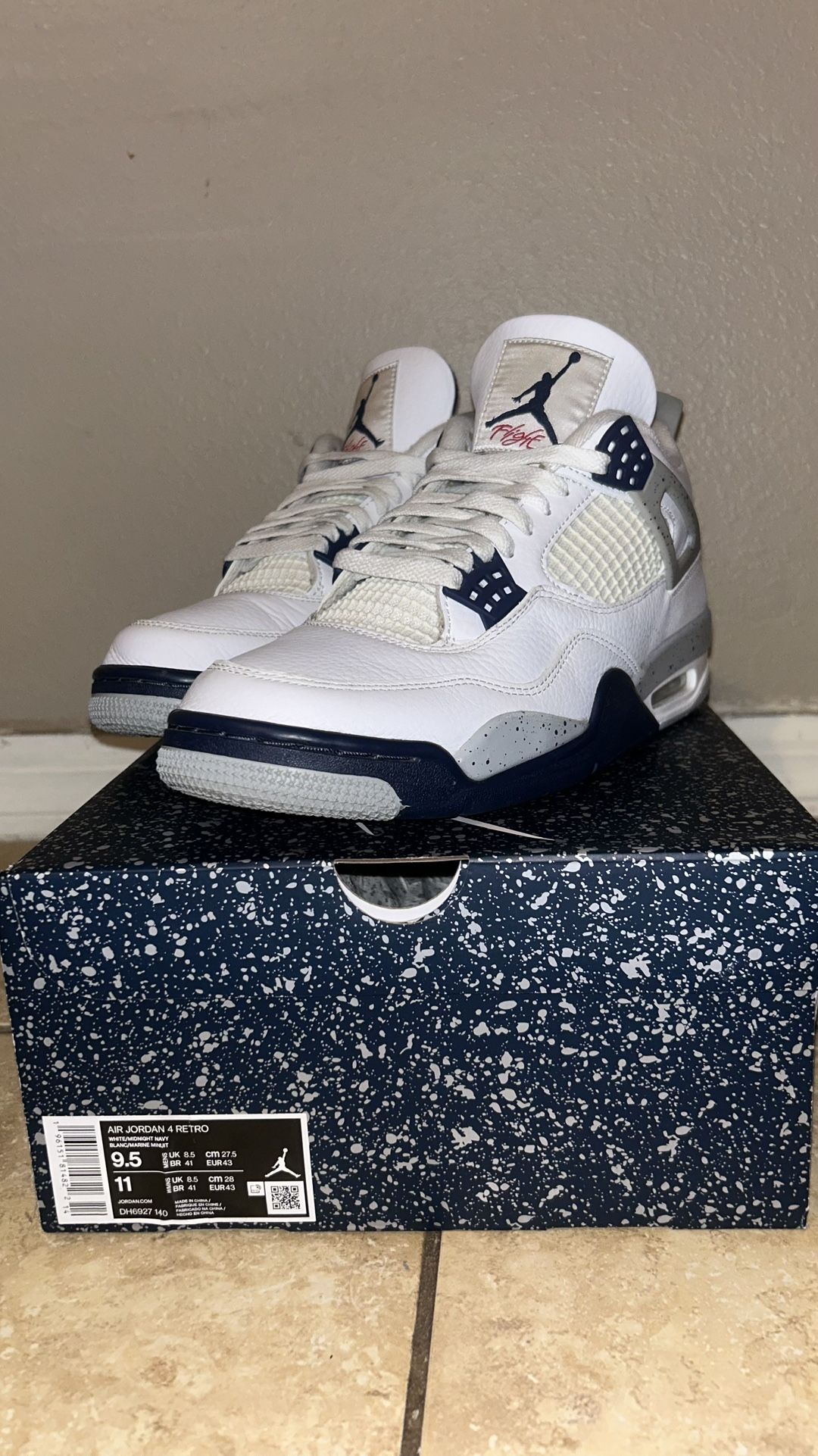 Air Jordan 4 Retro Midnight Navy Size 9.5
