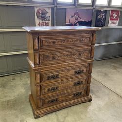 Chest of Drawers (dresser)