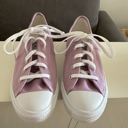 Lavender Converse - Size Women’s 5 1/2