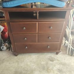Broyhill dresser