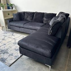 CLOSEOUT SALE Black Modern Sectional $699