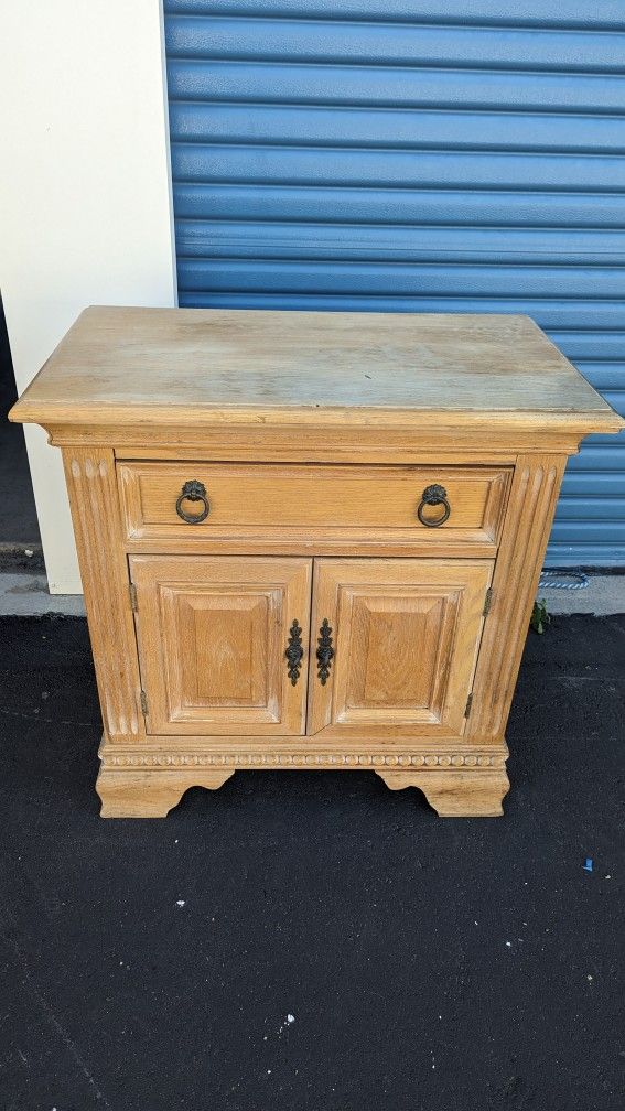ETHAN ALLEN NIGHT STAND OR END TABLE
