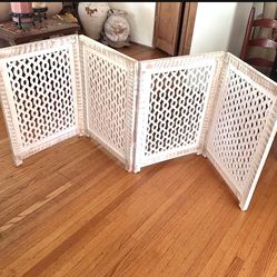 Artisan - Crafted Dog Gate 24X 20” 4 Panels