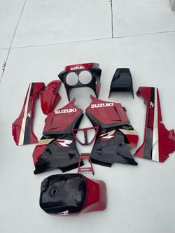1(contact info removed) Suzuki Gsxr 1100 full set of fairing