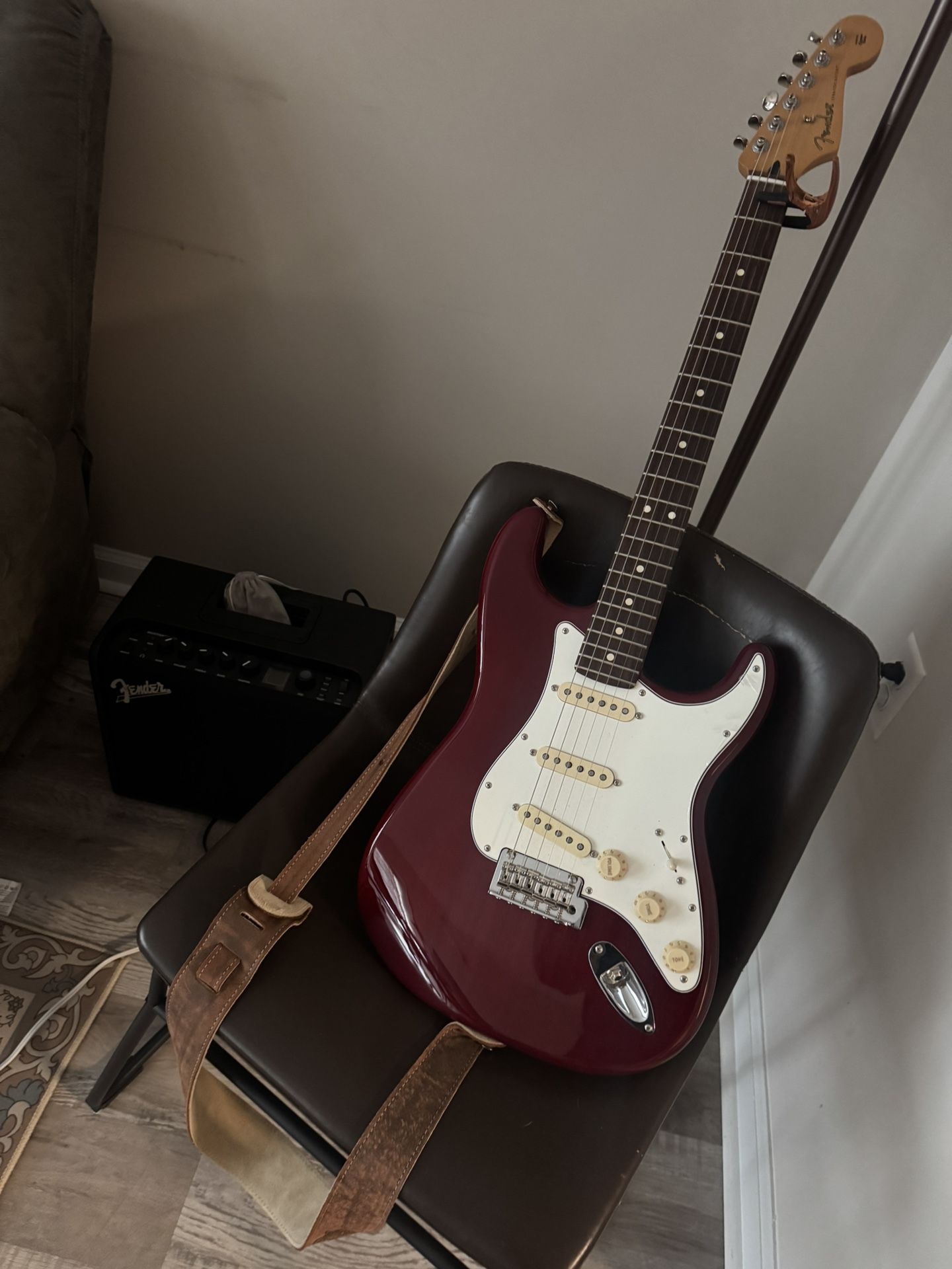 Fender Stratocaster Player 2