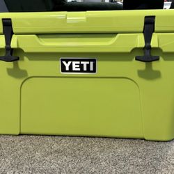 YETI Tundra 45 Cooler