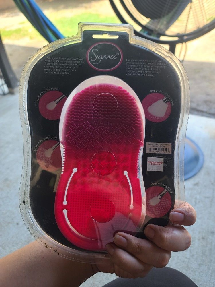 Brush Cleaning Glove