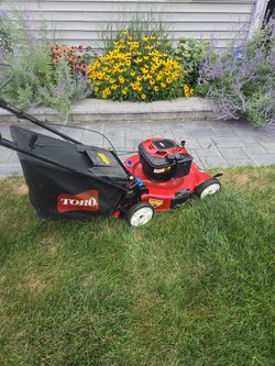 Self Propelled Lawnmower with bagging attachment