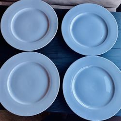 Set Of 4 Dinner Plates , Very Good Condition 