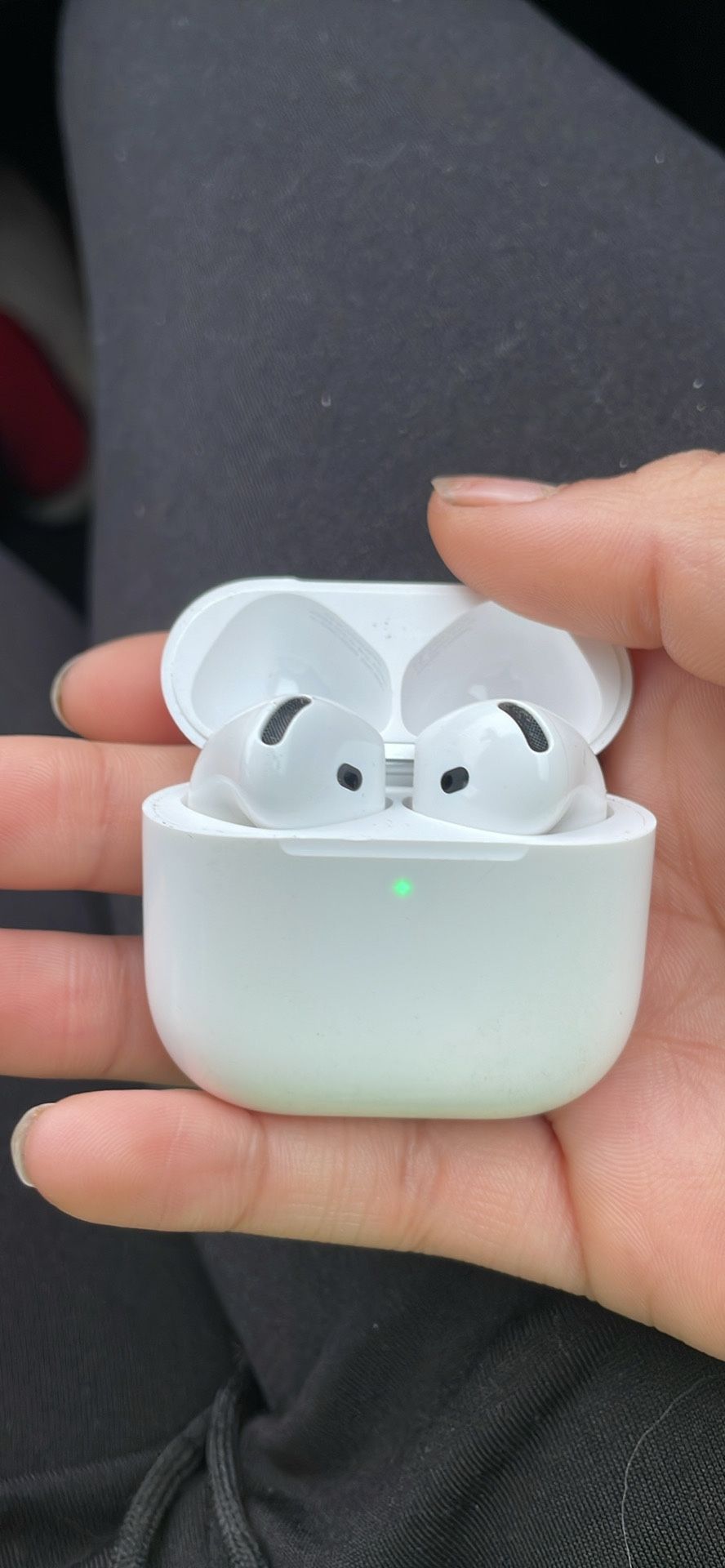 AirPods Series 4