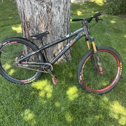 2017 Santa Cruz Jackal 