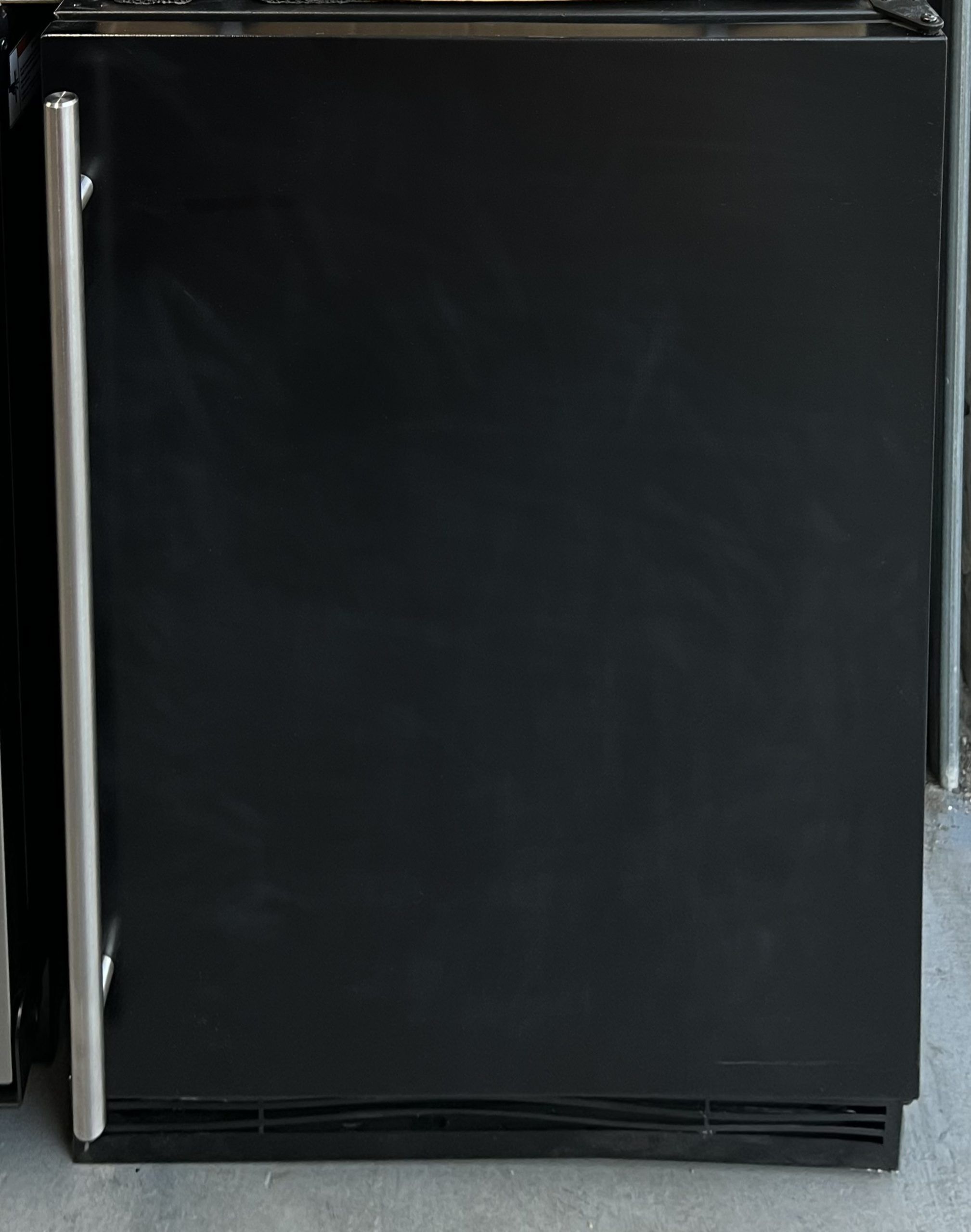 U-LINE Refrigerator Mini Fridge UHRF124SS01A 00498