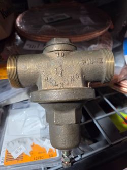 Wilkins 70 1 1/4" Water Pressure Reducing Valve