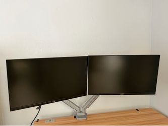 Dual monitor mount with Two computer screens
