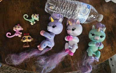 WowWee Fingerlings Unicorn and Monkey Lot