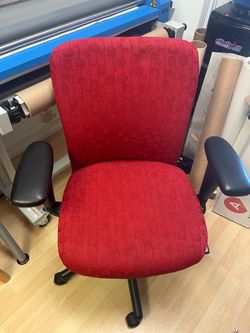 $10 Red office chair - Lincoln road south beach