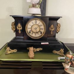 Ansonia mantel clock Antique Located In mineola, Tx But I can Bring Here