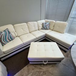 Sectional + Otoman Free 