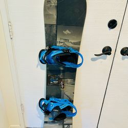 138cm Burton Snowboard with New Burton Bindings 