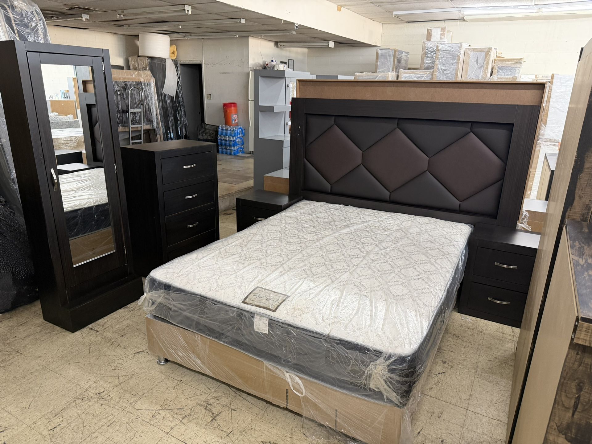 New Brown Bedroom Set (King/Queen/Full)