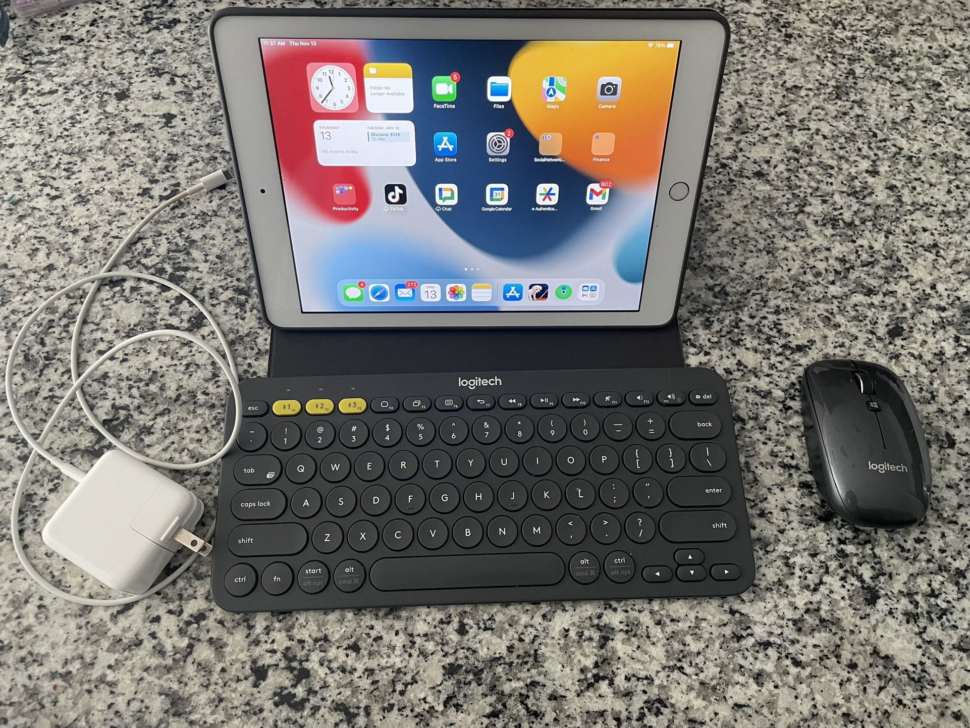 iPad 5th Gen (32GB, Wi-Fi + Cellular) + Keyboard & Mouse & iPad Stand Bundle