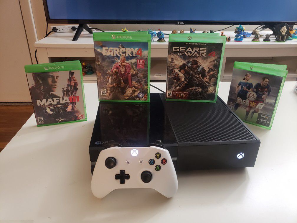 xbox one 4 games and 1 controller
